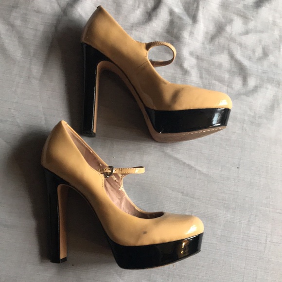 Vincent Camuto tan/black Mary Janes 7.5 - Picture 2 of 7